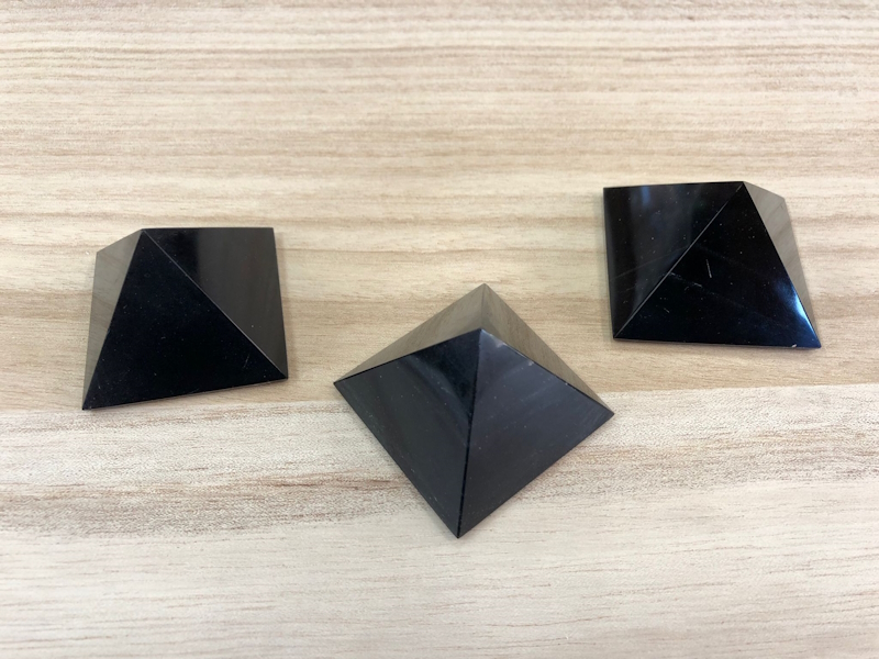 Pirámide Obsidiana 4 cm aprox